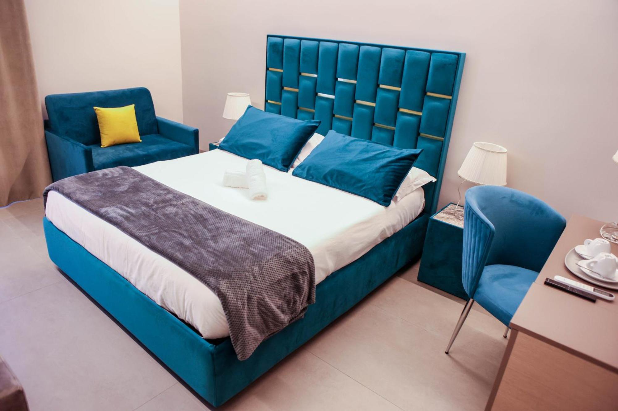 B&B Suites&Rooms Piazza Dei Martiri คาตาเนีย ภายนอก รูปภาพ