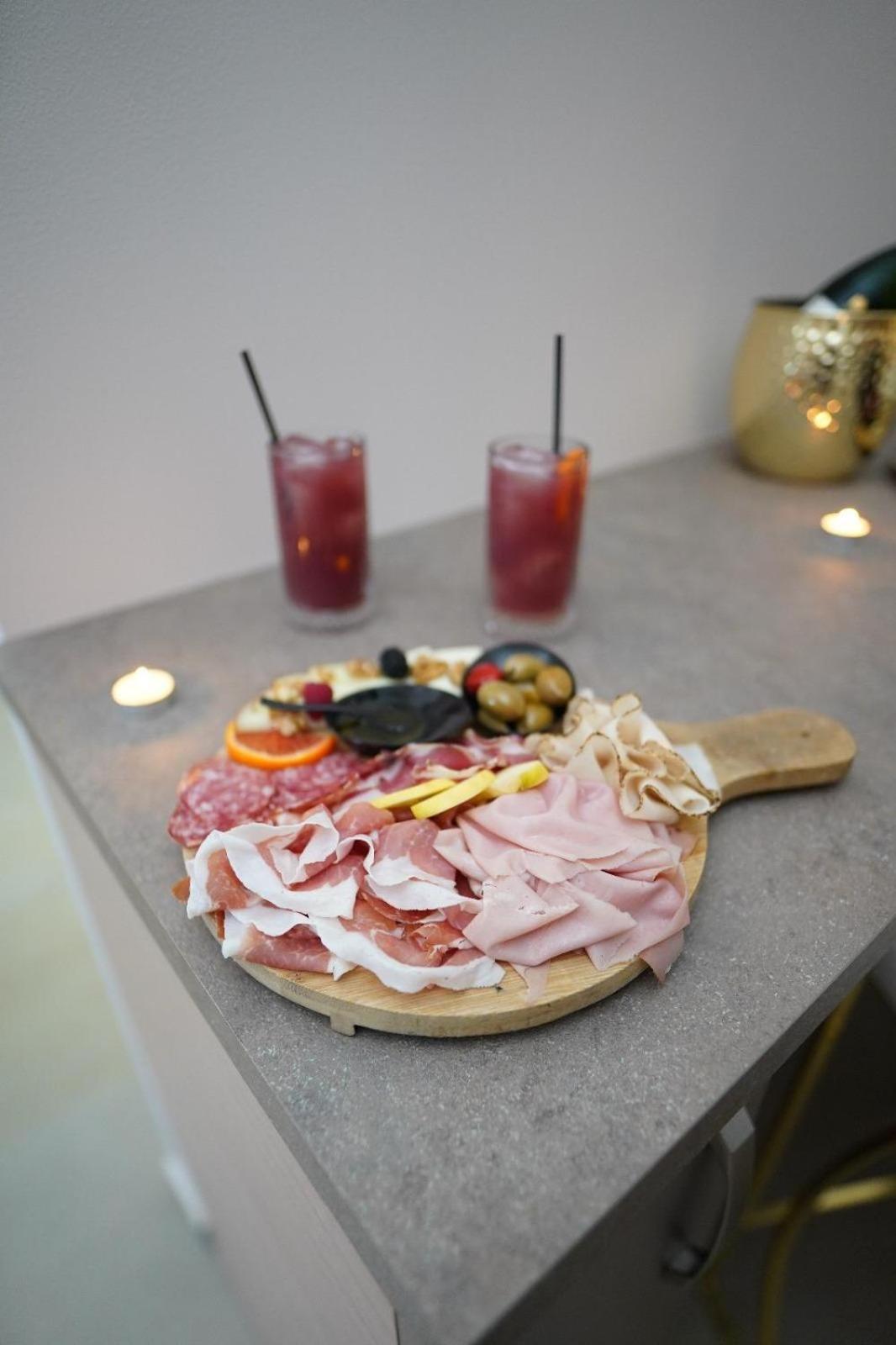 B&B Suites&Rooms Piazza Dei Martiri คาตาเนีย ภายนอก รูปภาพ