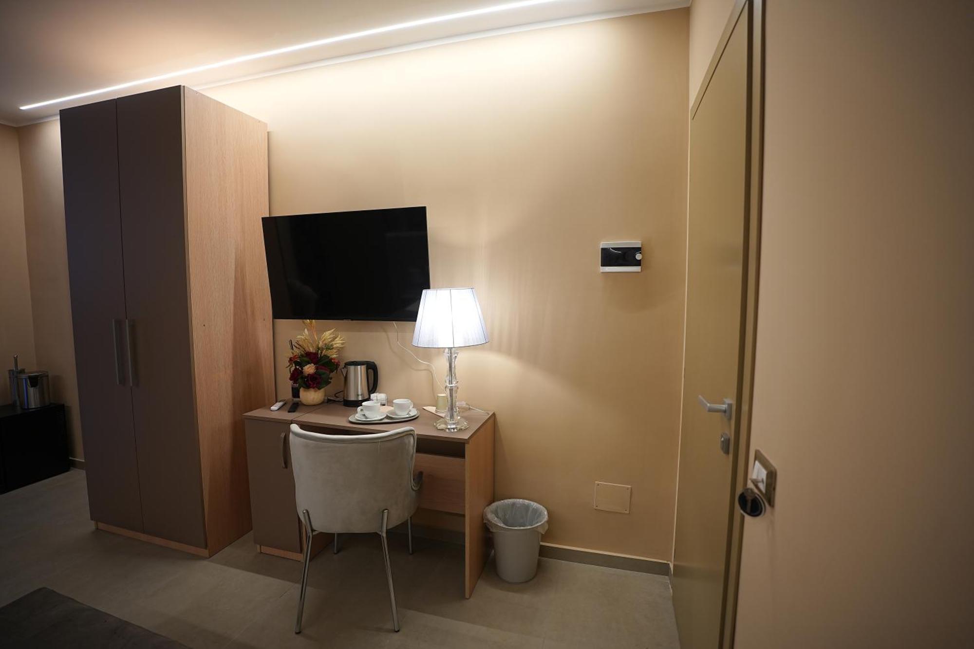 B&B Suites&Rooms Piazza Dei Martiri คาตาเนีย ห้อง รูปภาพ