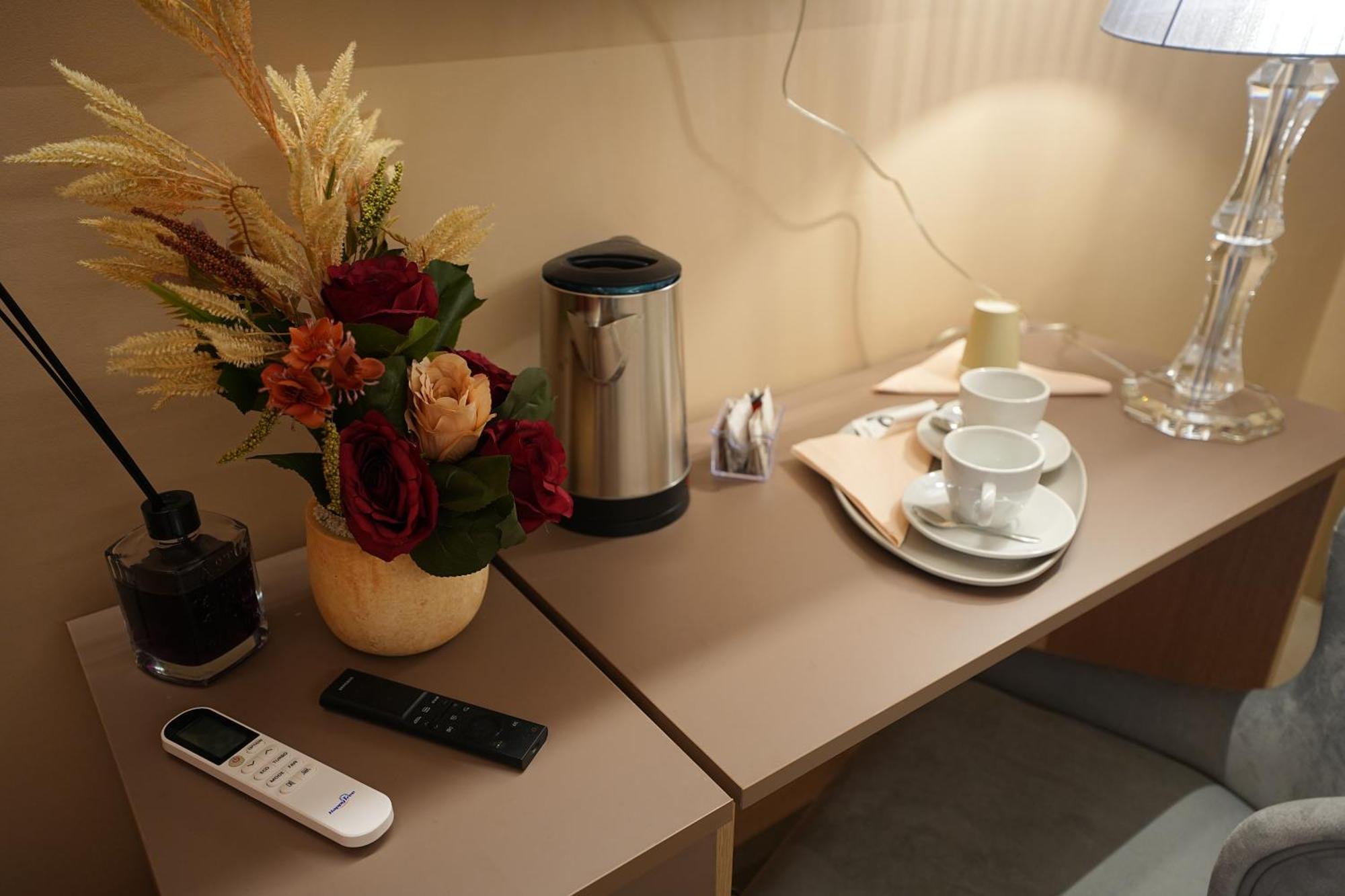 B&B Suites&Rooms Piazza Dei Martiri คาตาเนีย ห้อง รูปภาพ