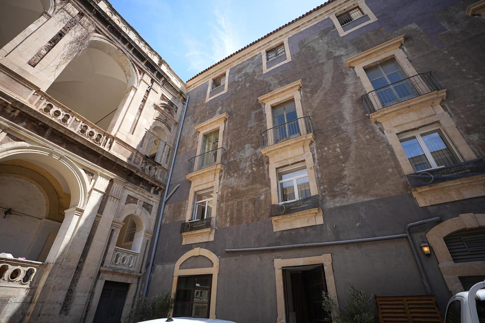 B&B Suites&Rooms Piazza Dei Martiri คาตาเนีย ภายนอก รูปภาพ