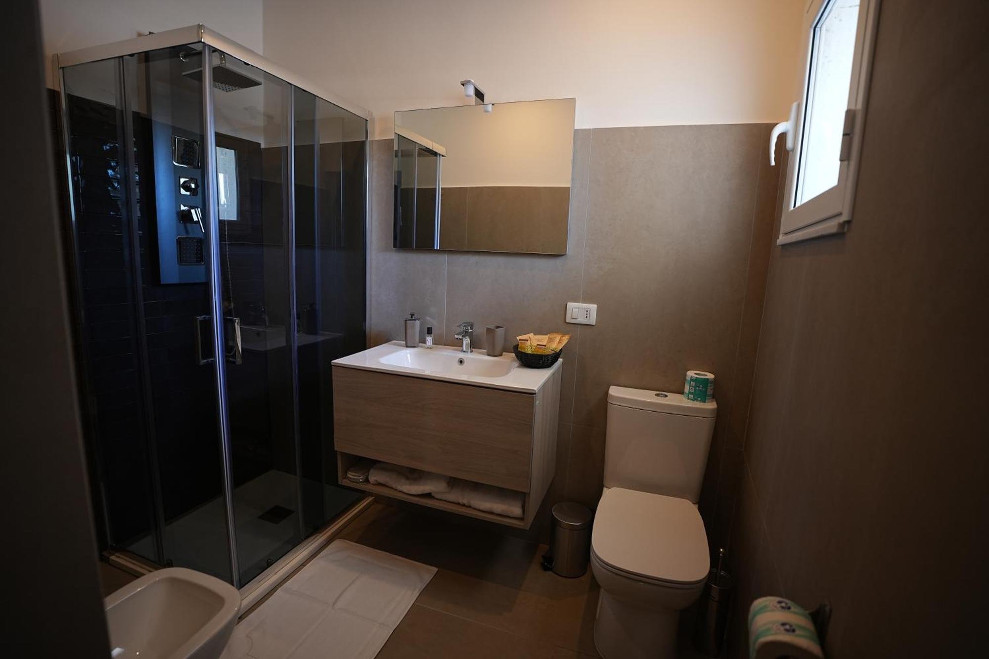 B&B Suites&Rooms Piazza Dei Martiri คาตาเนีย ภายนอก รูปภาพ